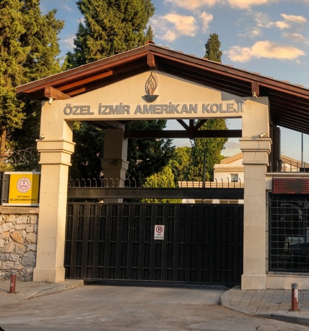 Özel İzmir Amerikan Koleji